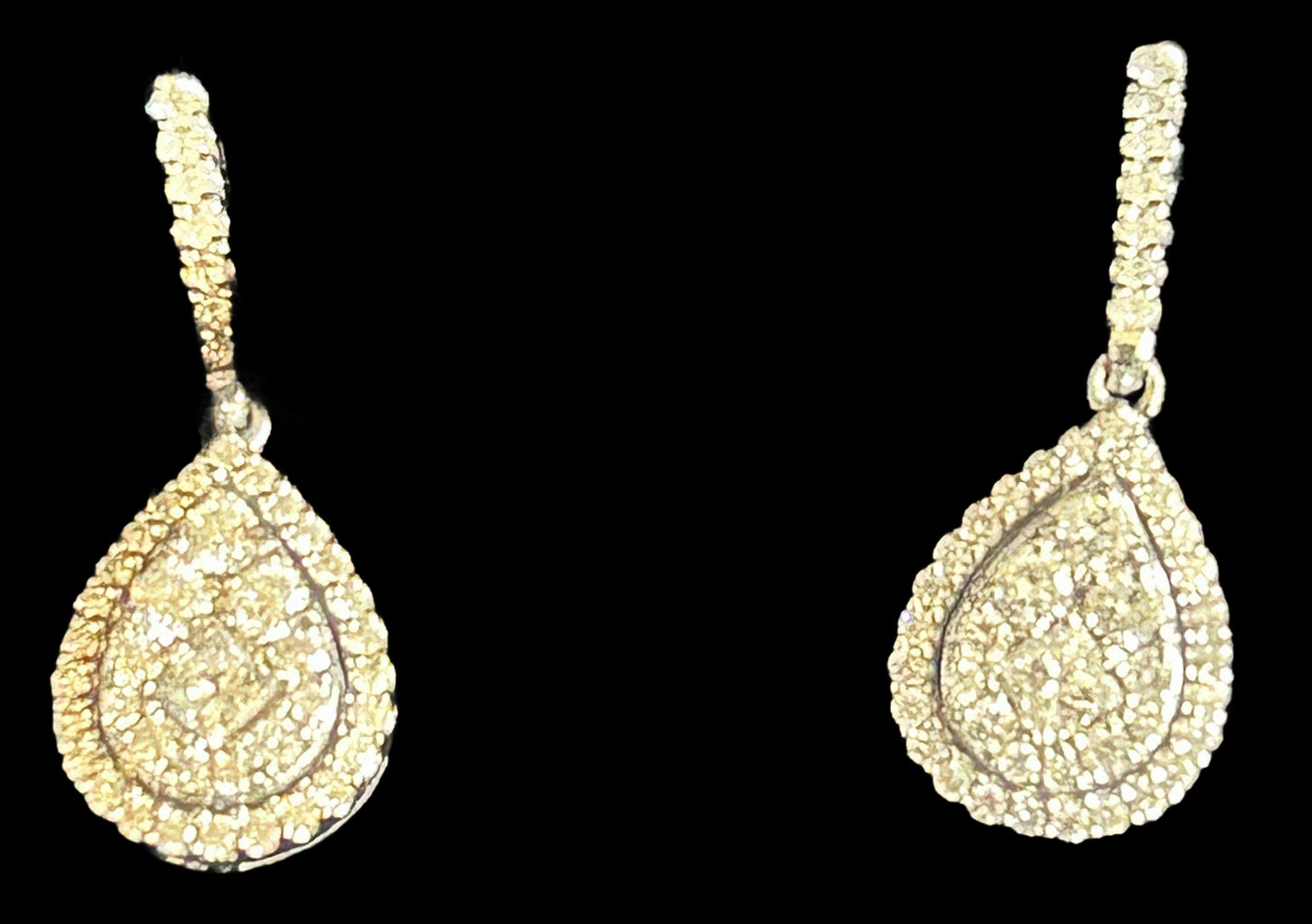 10K White Gold Pear Shaped Pare Diamond Earrings