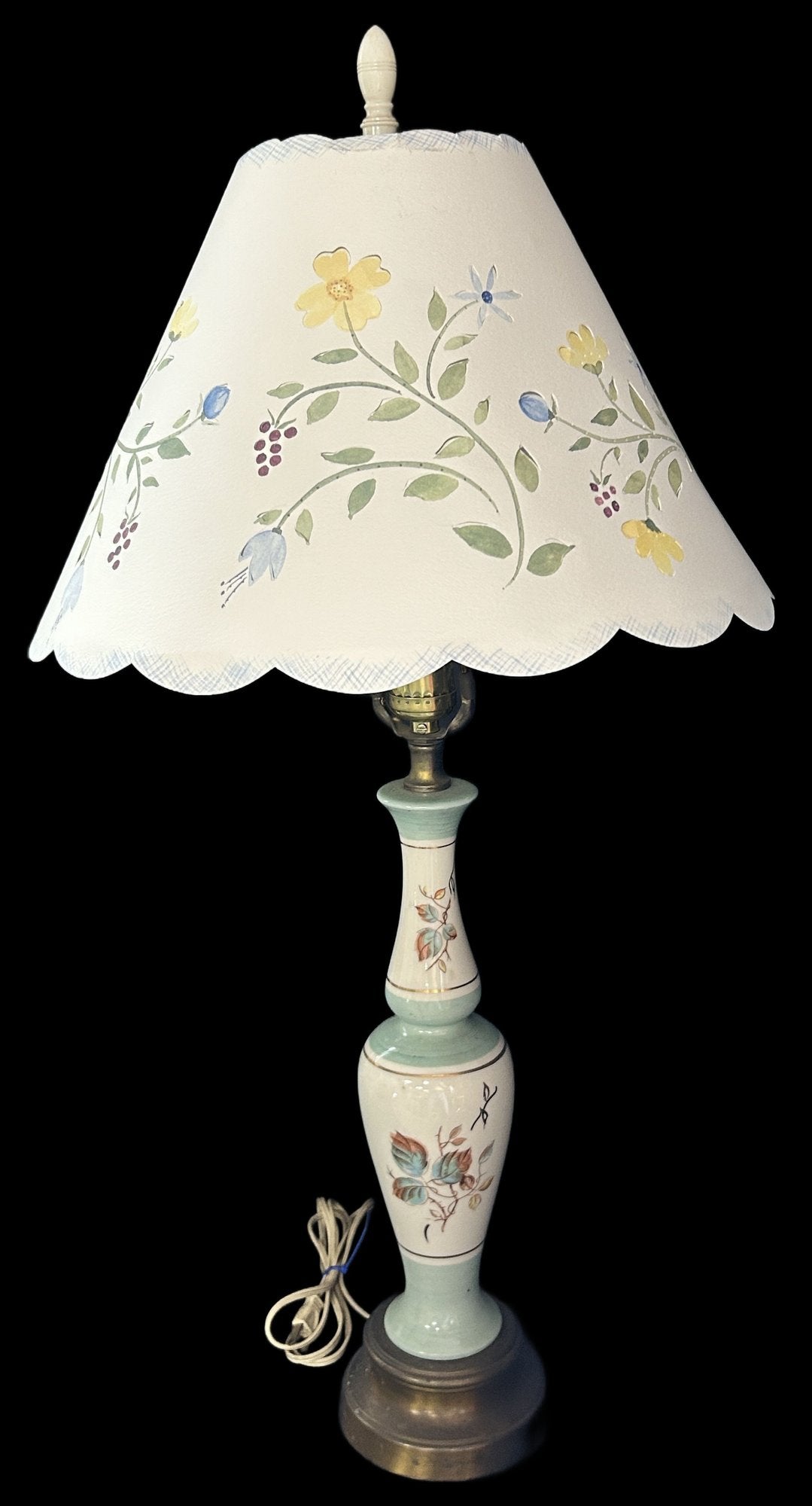 250716-13 Porcelain Table Lamp Cutout Shade