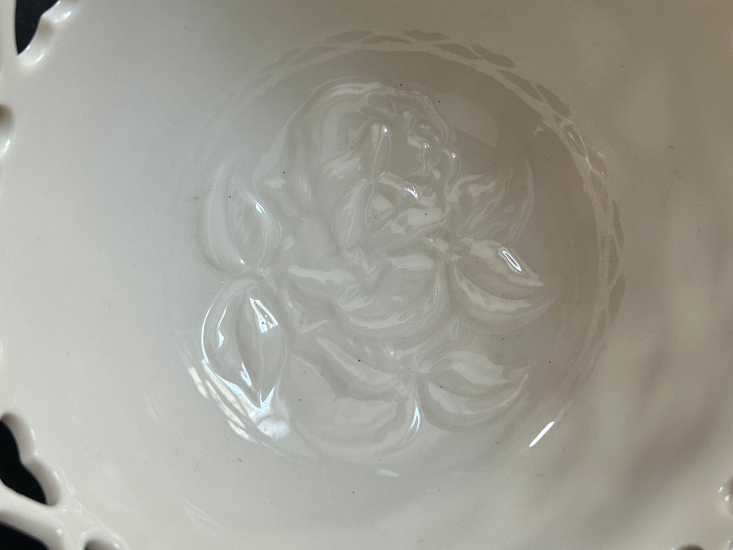 Lenox Ivory Reticulted Heart Collection Bowl With Gold Rim