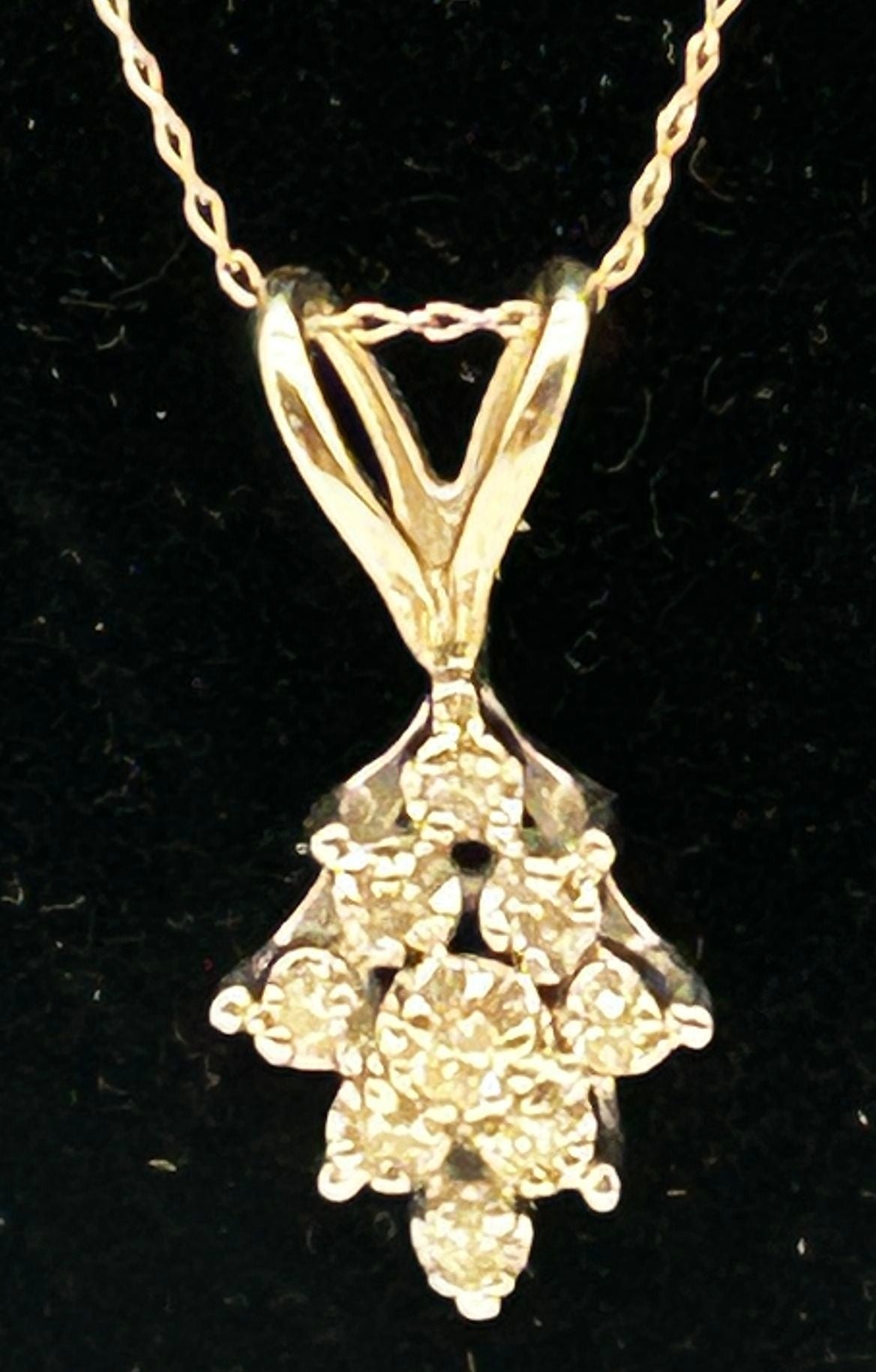 251105-7 14K White Gold Diamond Cluster Pendant on 16" Chain