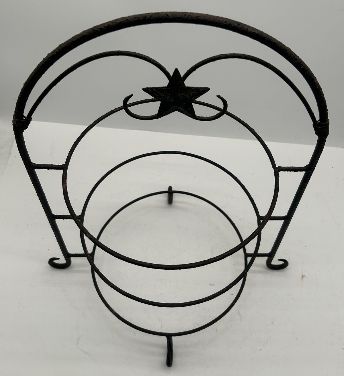 260916-18 Wrought Iron 3-Tier Stand With Star