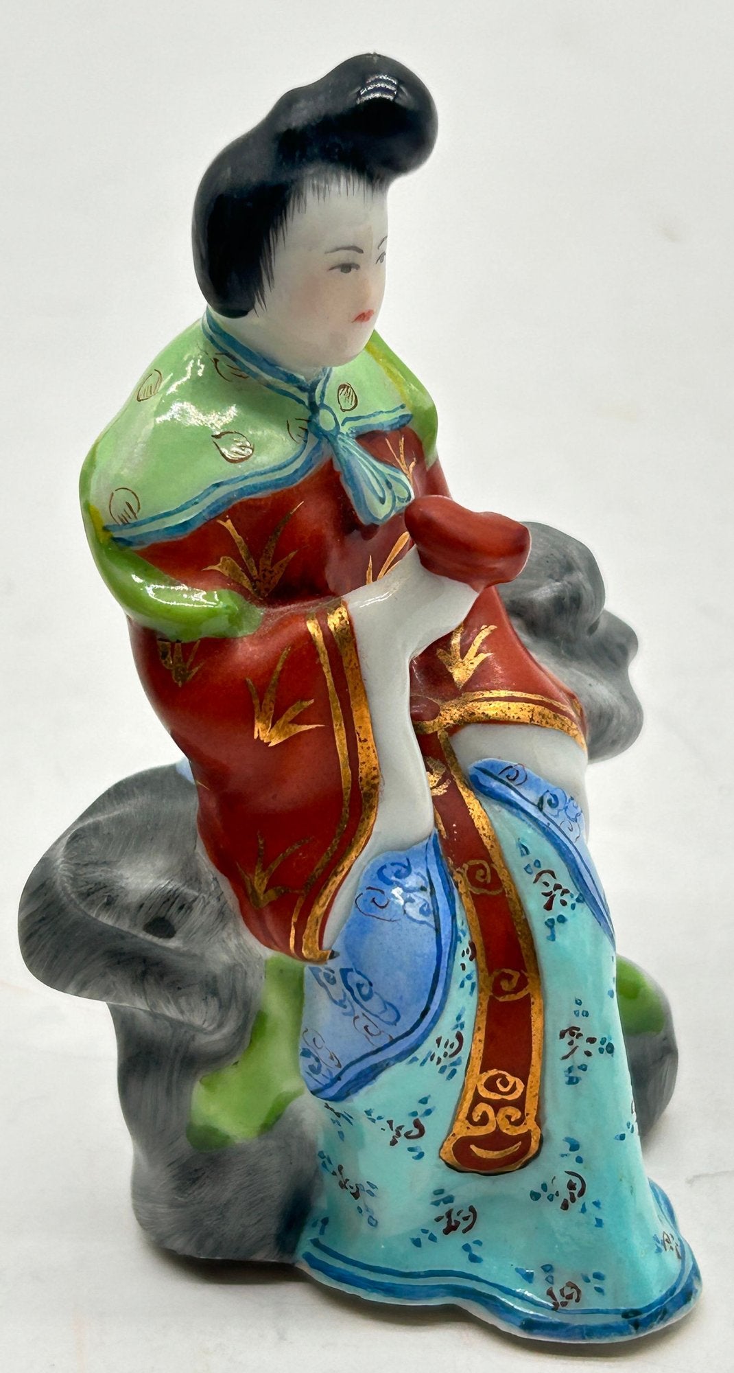 250806-16C Porcelain Figurine Of Chinese Woman
