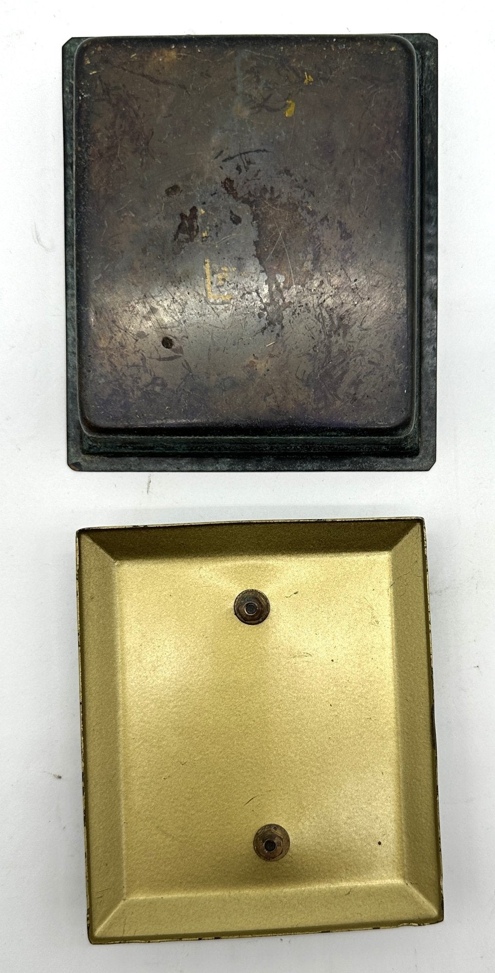 251105-2 Hollywood Regency Brass Cigarette Box