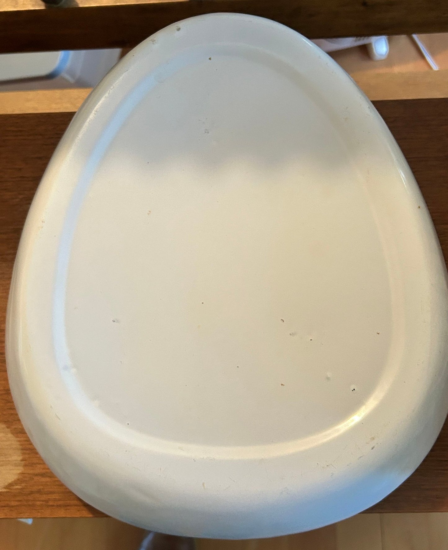 251009-11 Vintage White Enameled Bed Pan