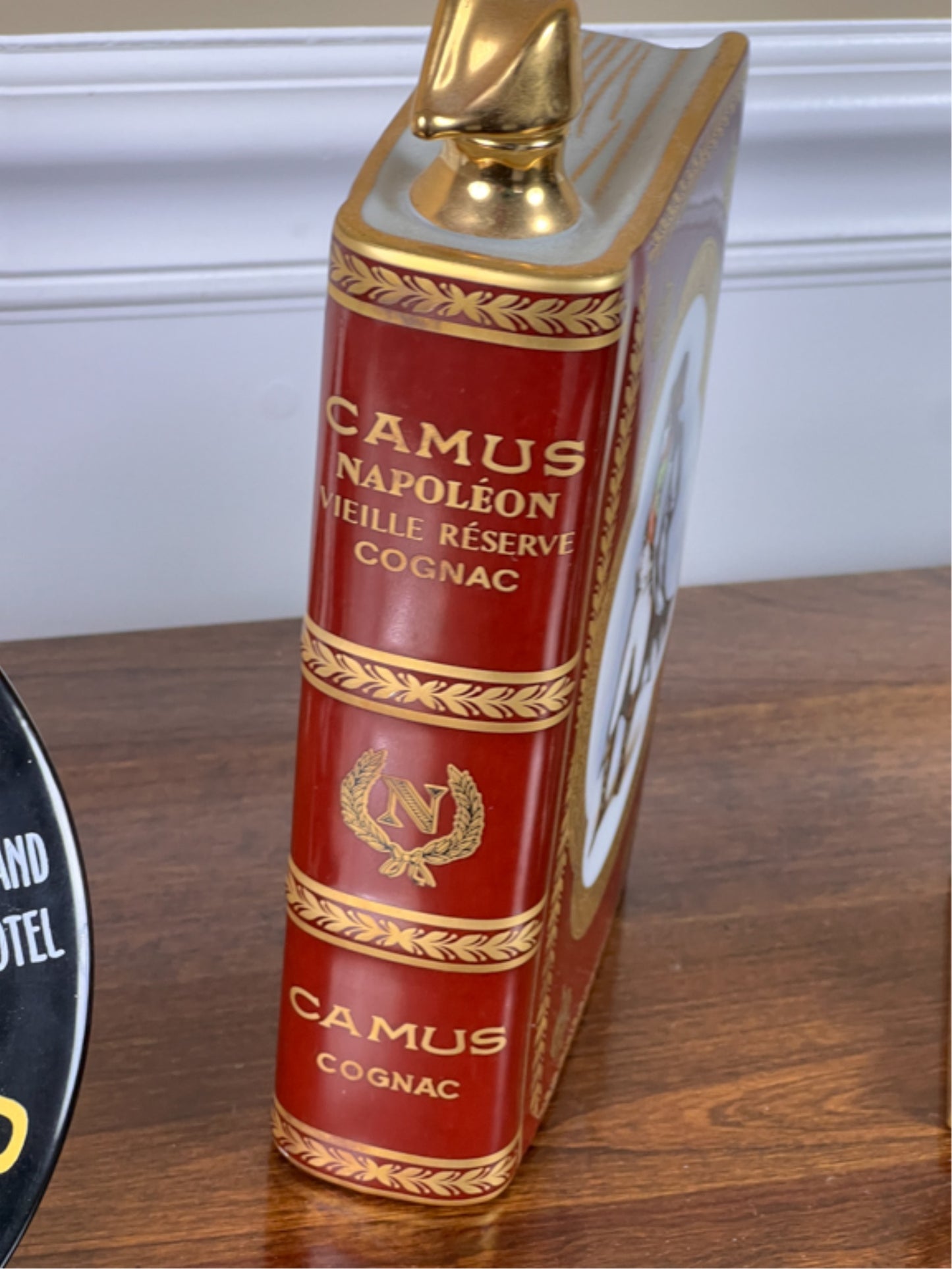 241226-4C Camus Napoleon Vieille Reserve Cognac Book