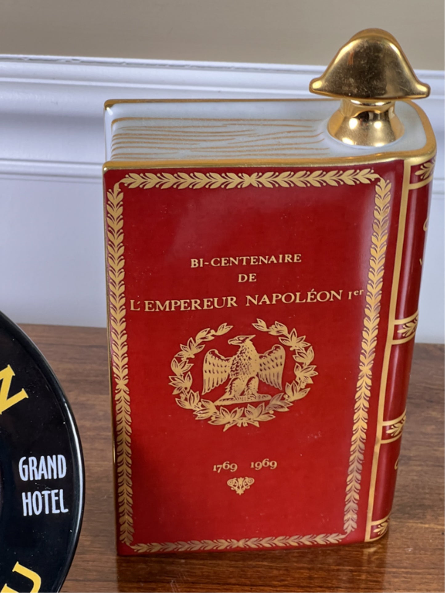 241226-4C Camus Napoleon Vieille Reserve Cognac Book