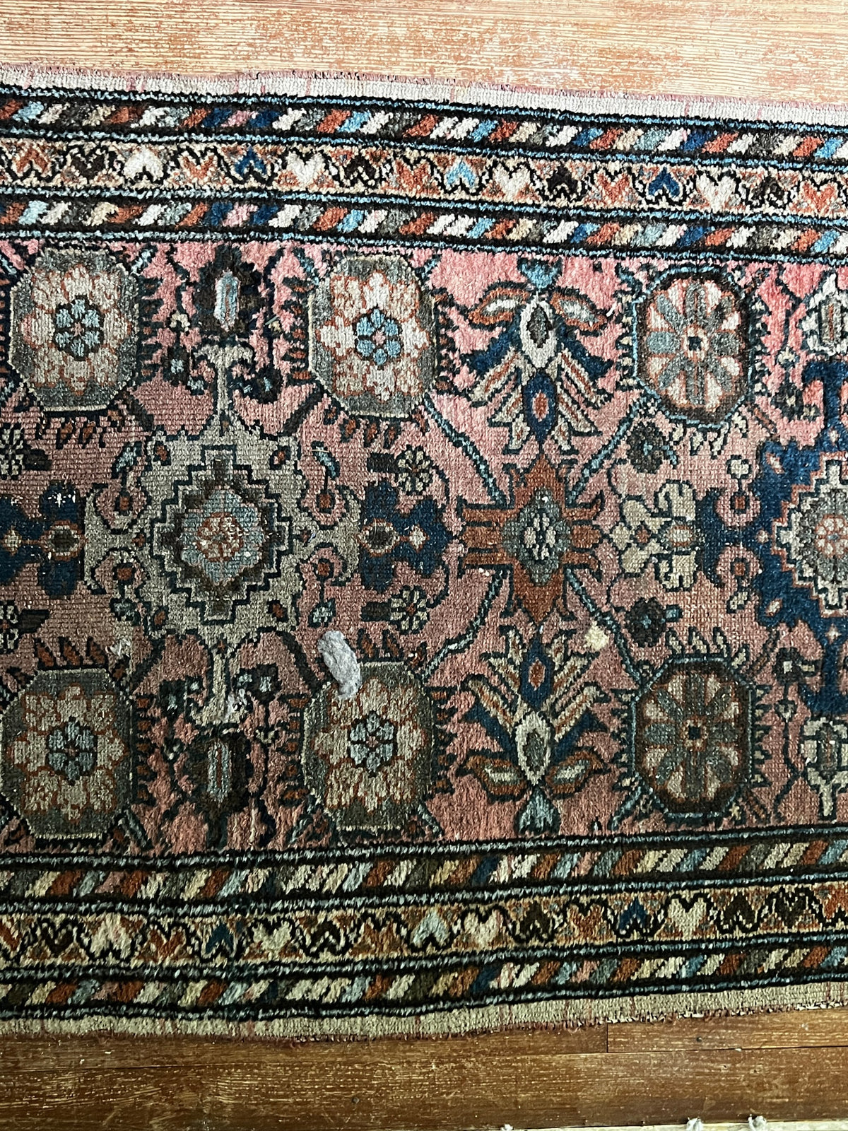 260827-2 Oriental Runner