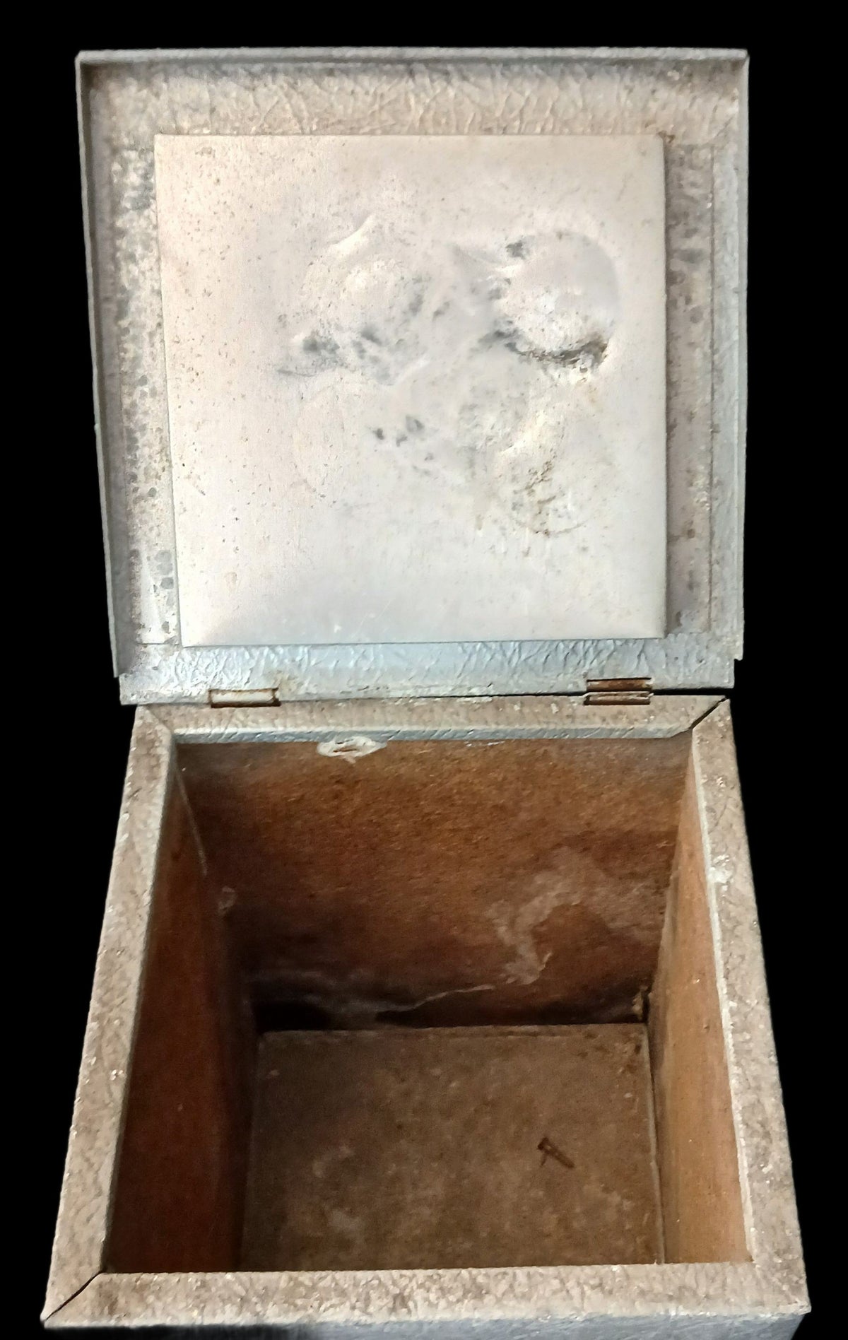 260916-15 Galvanized Milk Box