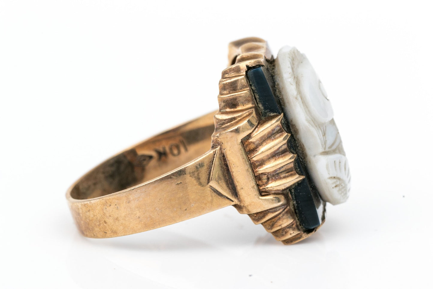 260415-1 Men's Size 10, 10k Double Soldier Cameo Ring