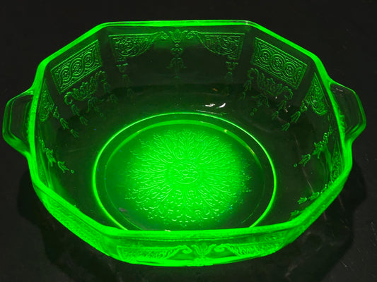 251101-7 Anchor-Hocking Princess Uranium Glass Bowl