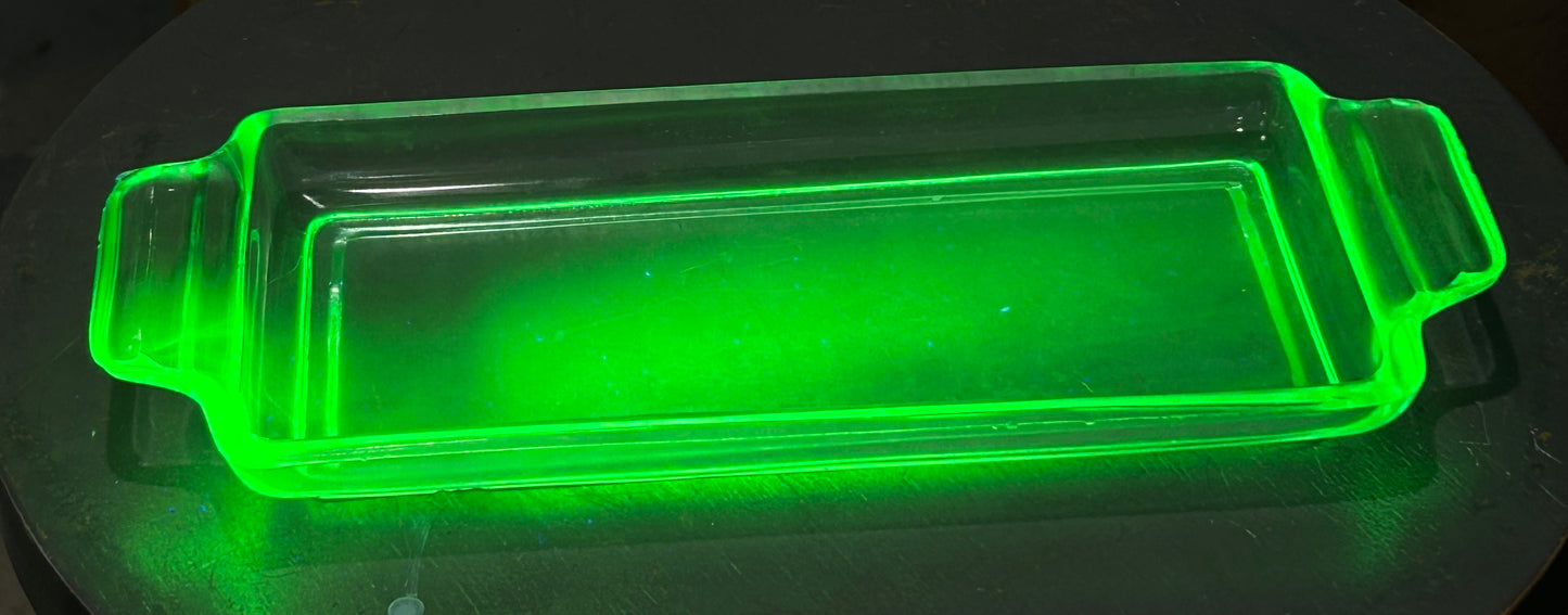 251101-5 Uranium Glass Celery Dish