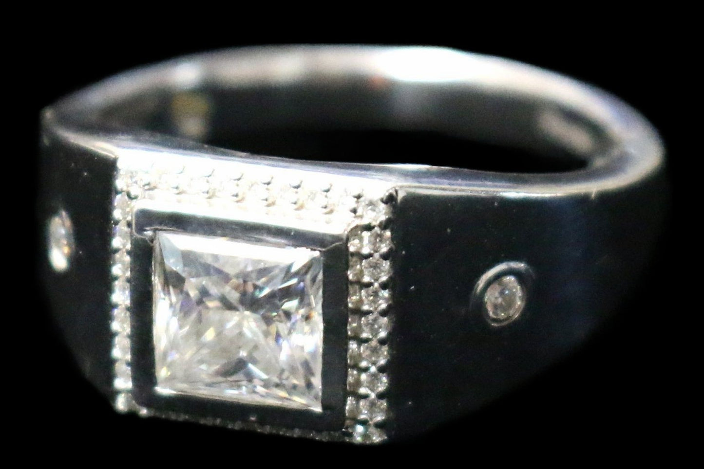 250611-1 Size 11.5 Men's Sterling & CZ Ring