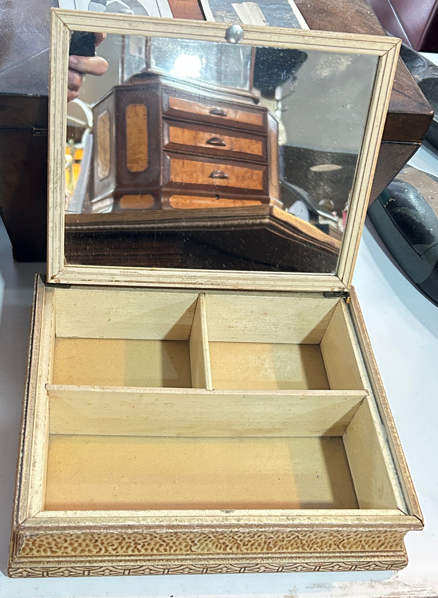 221207-7 Art Nouveau Silhouette Lift Top Jewelry Box