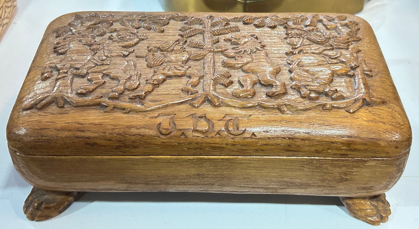 220224-1A Antique Carved Oak Covered Footed Box
