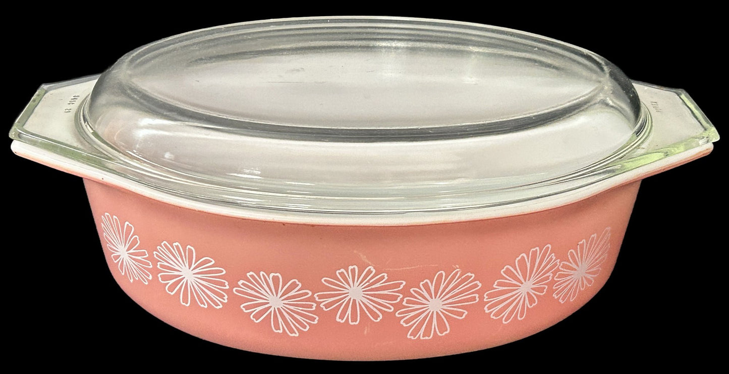 250716-6 1956 Pyrex Pink Daisy Oval 2.5 Qt Covered Dish