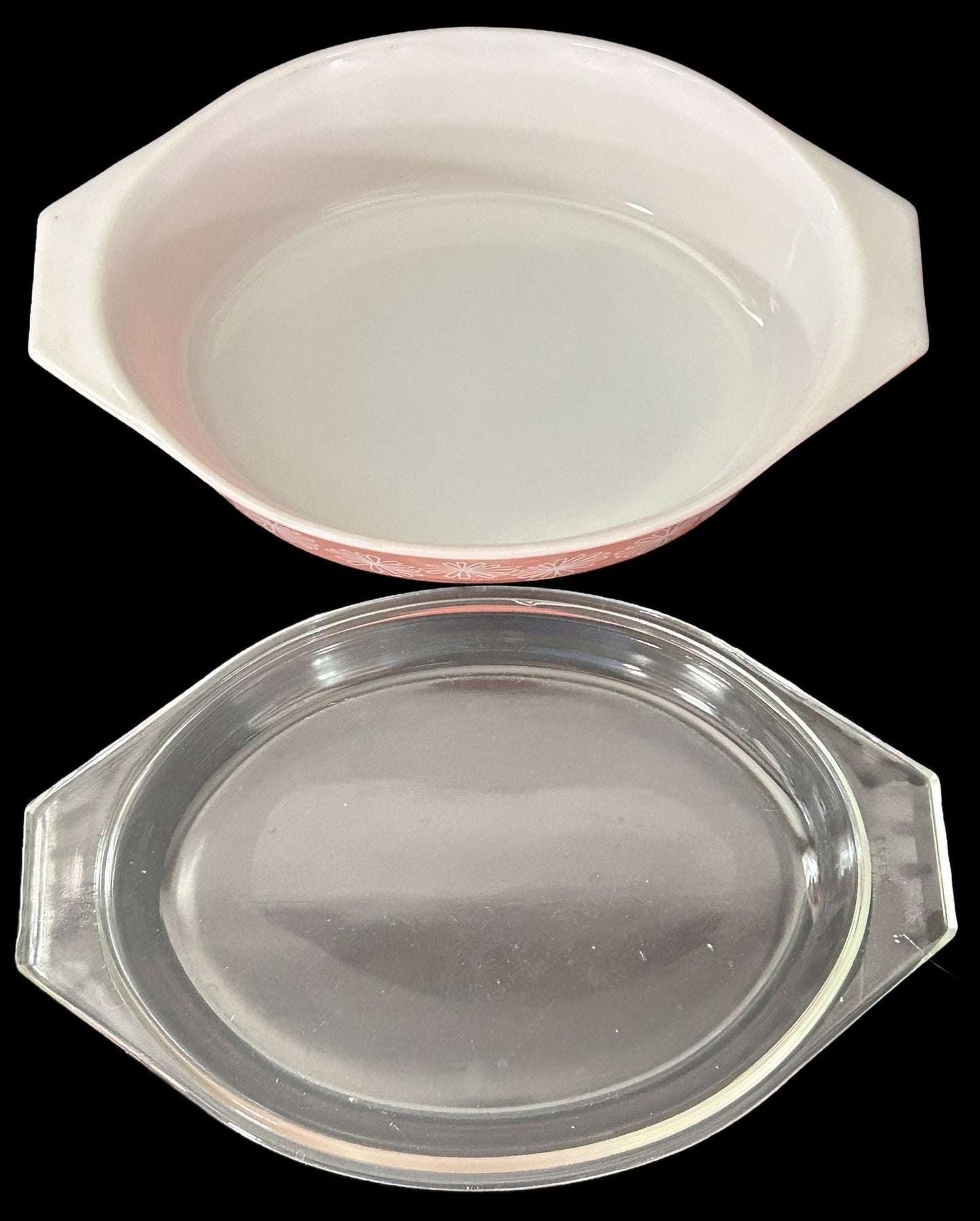 250716-6 1956 Pyrex Pink Daisy Oval 2.5 Qt Covered Dish