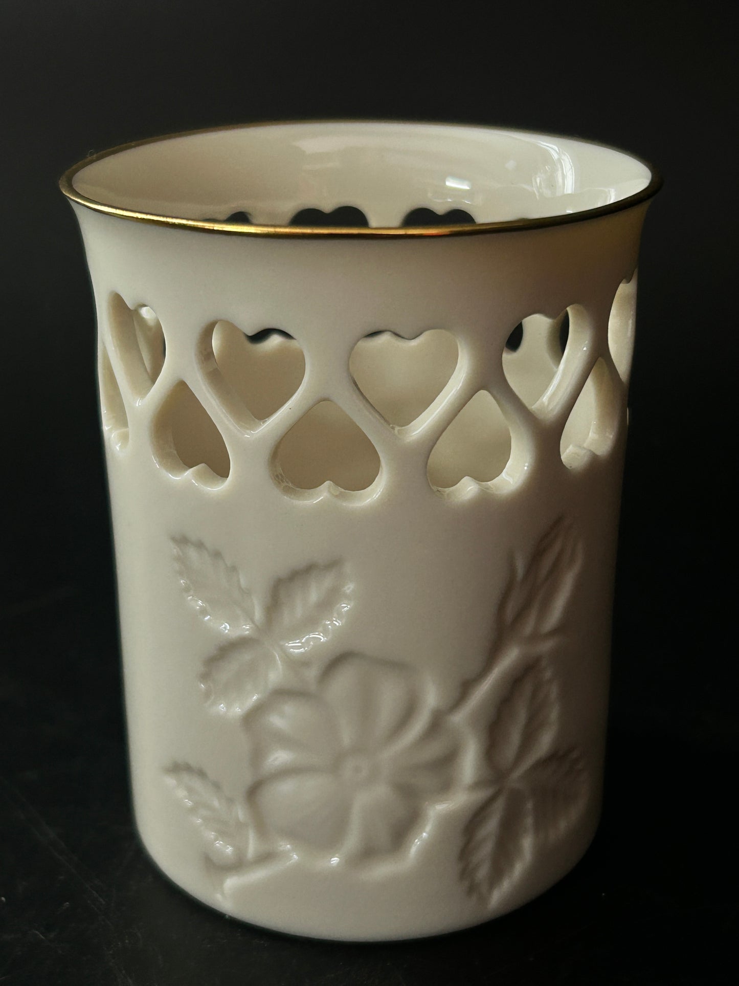 Lenox Ivory Reticulted Heart Collection Candle Holder With Gold Rim