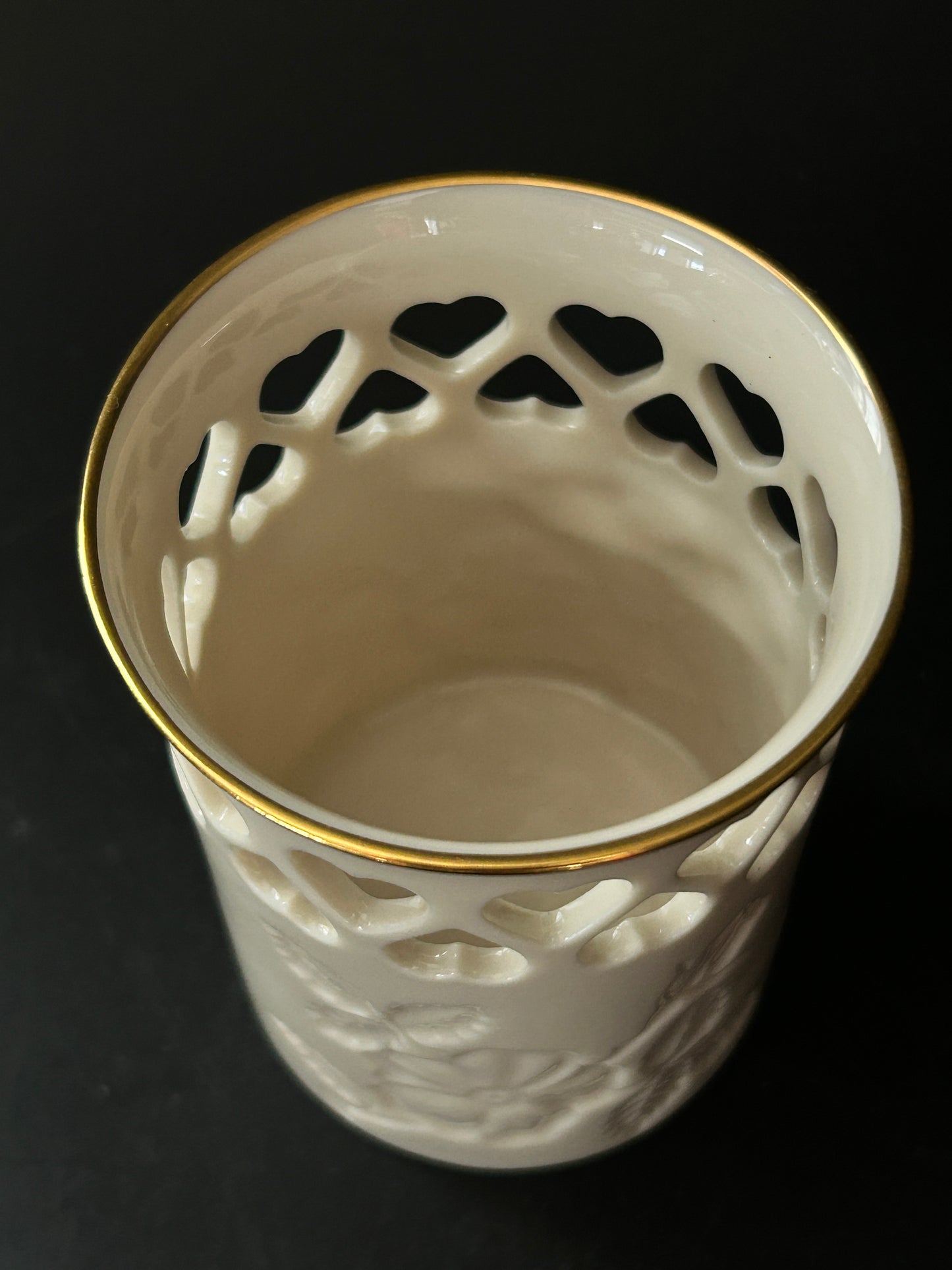 Lenox Ivory Reticulted Heart Collection Candle Holder With Gold Rim