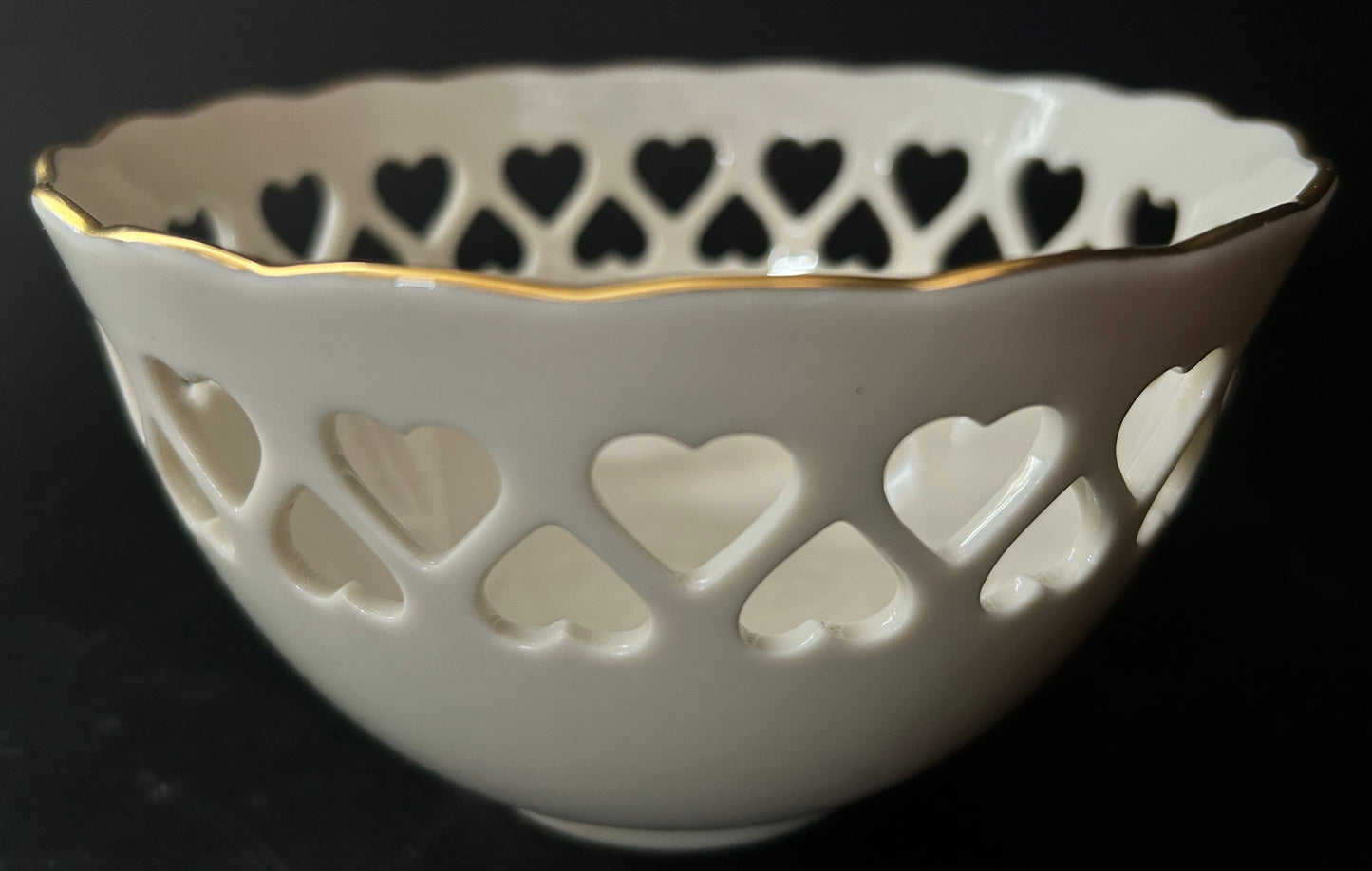 Lenox Ivory Reticulted Heart Collection Bowl With Gold Rim