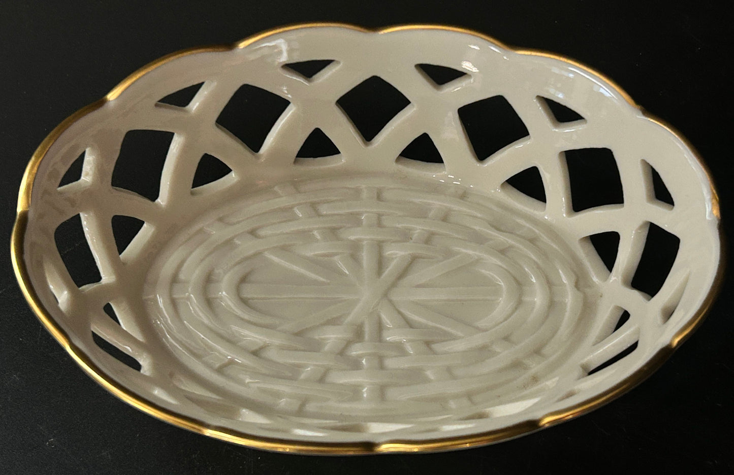 Lenox Ivory Reticulted Oval Basketweave Bowl With Gold Rim