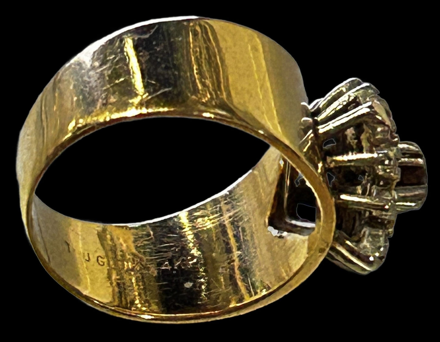 251105-6 Size 6.25 14K Gold & Diamond Cluster Ring