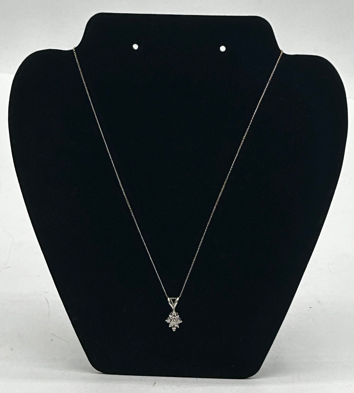 251105-7 14K White Gold Diamond Cluster Pendant on 16" Chain