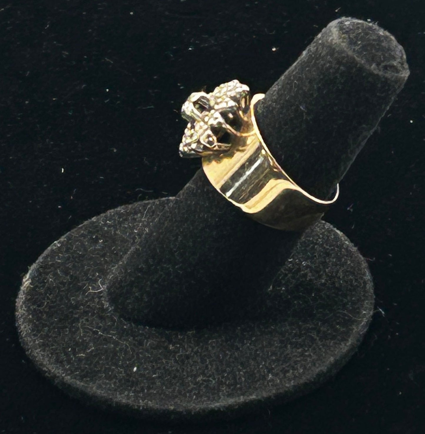 251105-6 Size 6.25 14K Gold & Diamond Cluster Ring