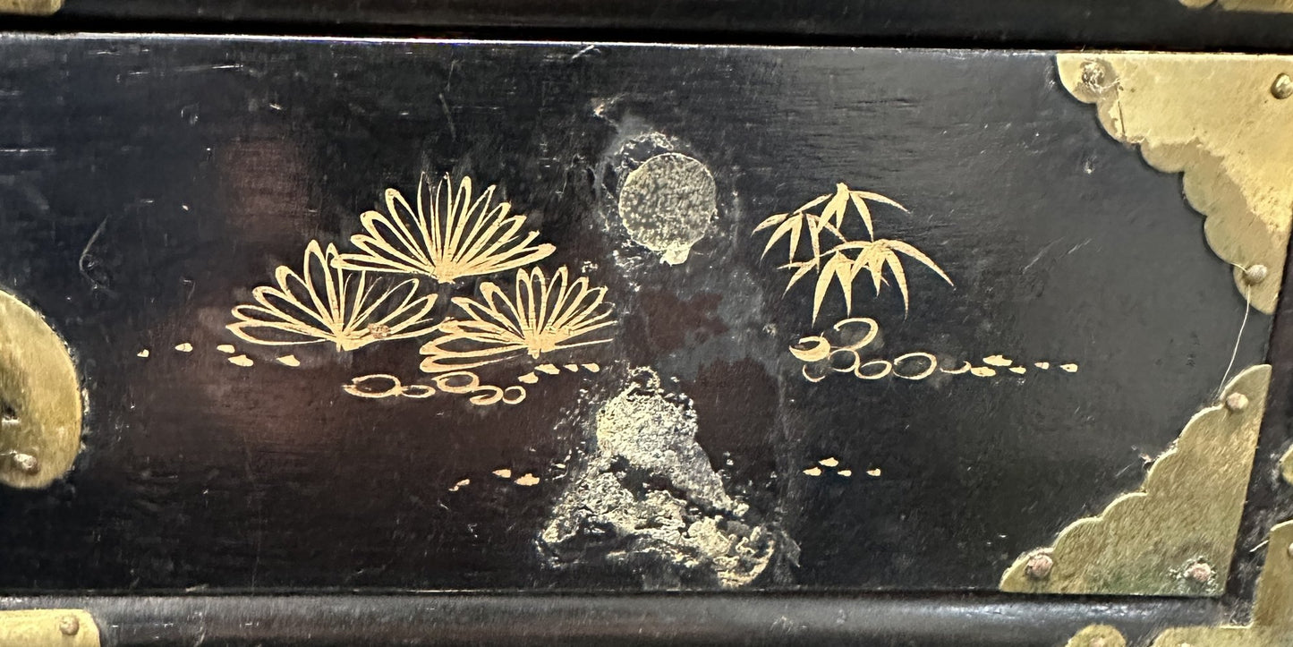 260225-1 Chinoiserie Black Lacquered Jewelry Chest