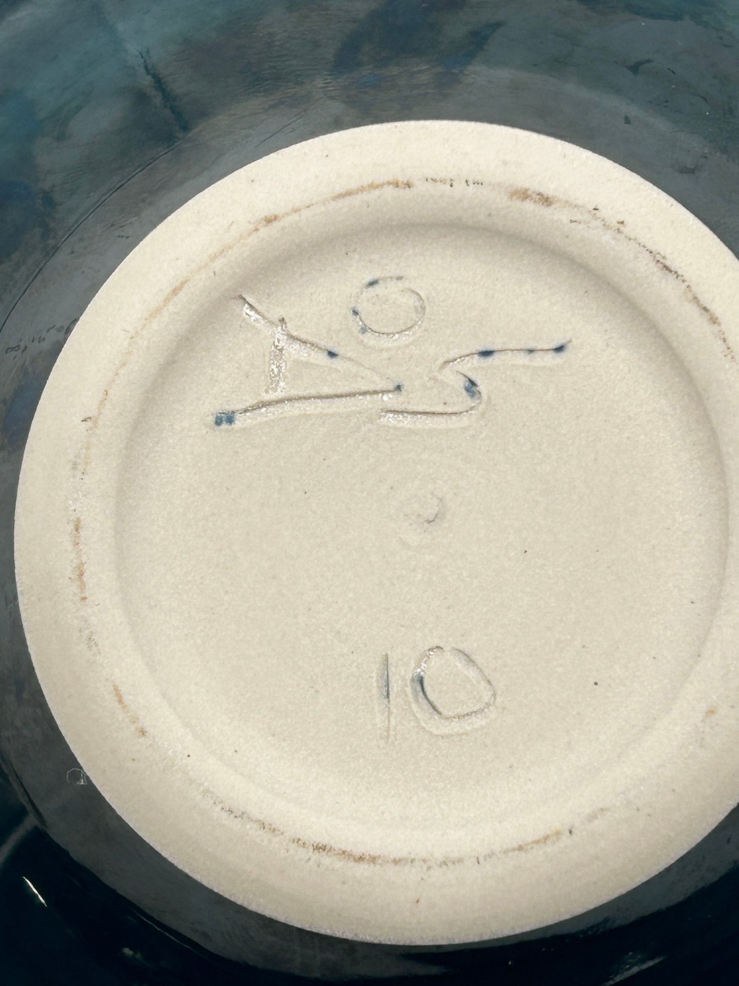 260211-12 Crystaline Ikebana Floral Pottery Vase With Built-In Frog