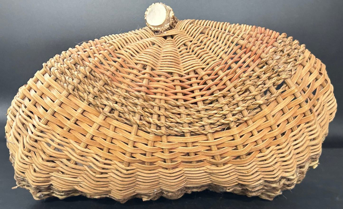260211-13n Woven Bottock-Style Basket With Antler Handle