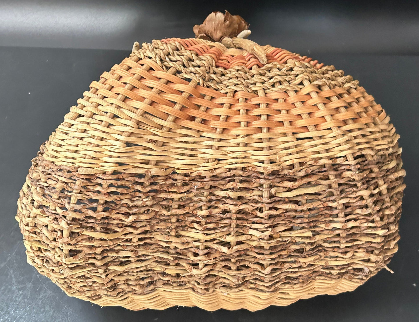 260211-13n Woven Bottock-Style Basket With Antler Handle