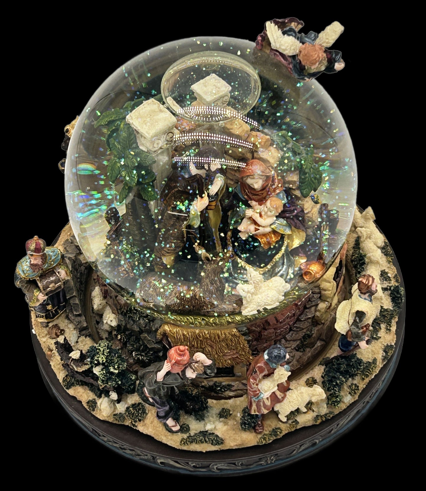 250514-19 Kirkland Signature Christmas Musical Nativity Snow Globe