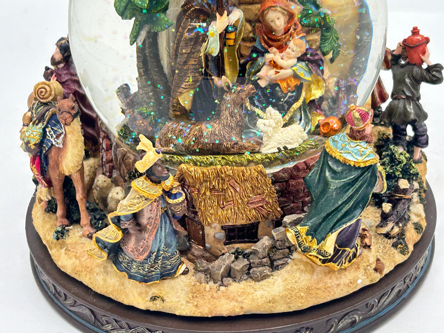 250514-19 Kirkland Signature Christmas Musical Nativity Snow Globe
