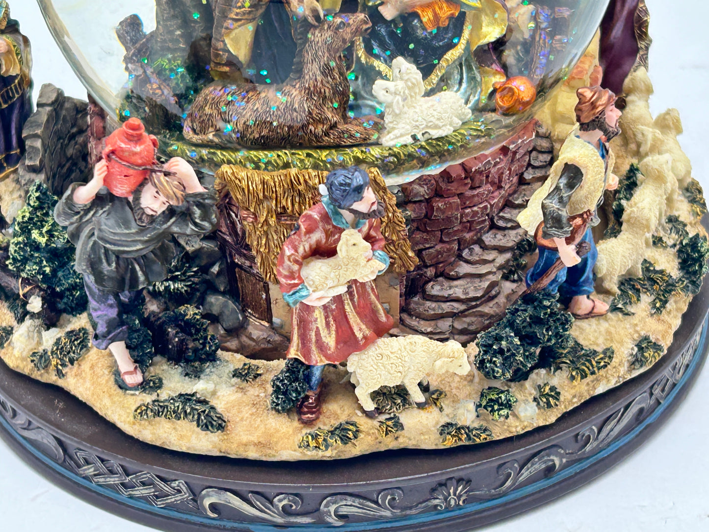 250514-19 Kirkland Signature Christmas Musical Nativity Snow Globe