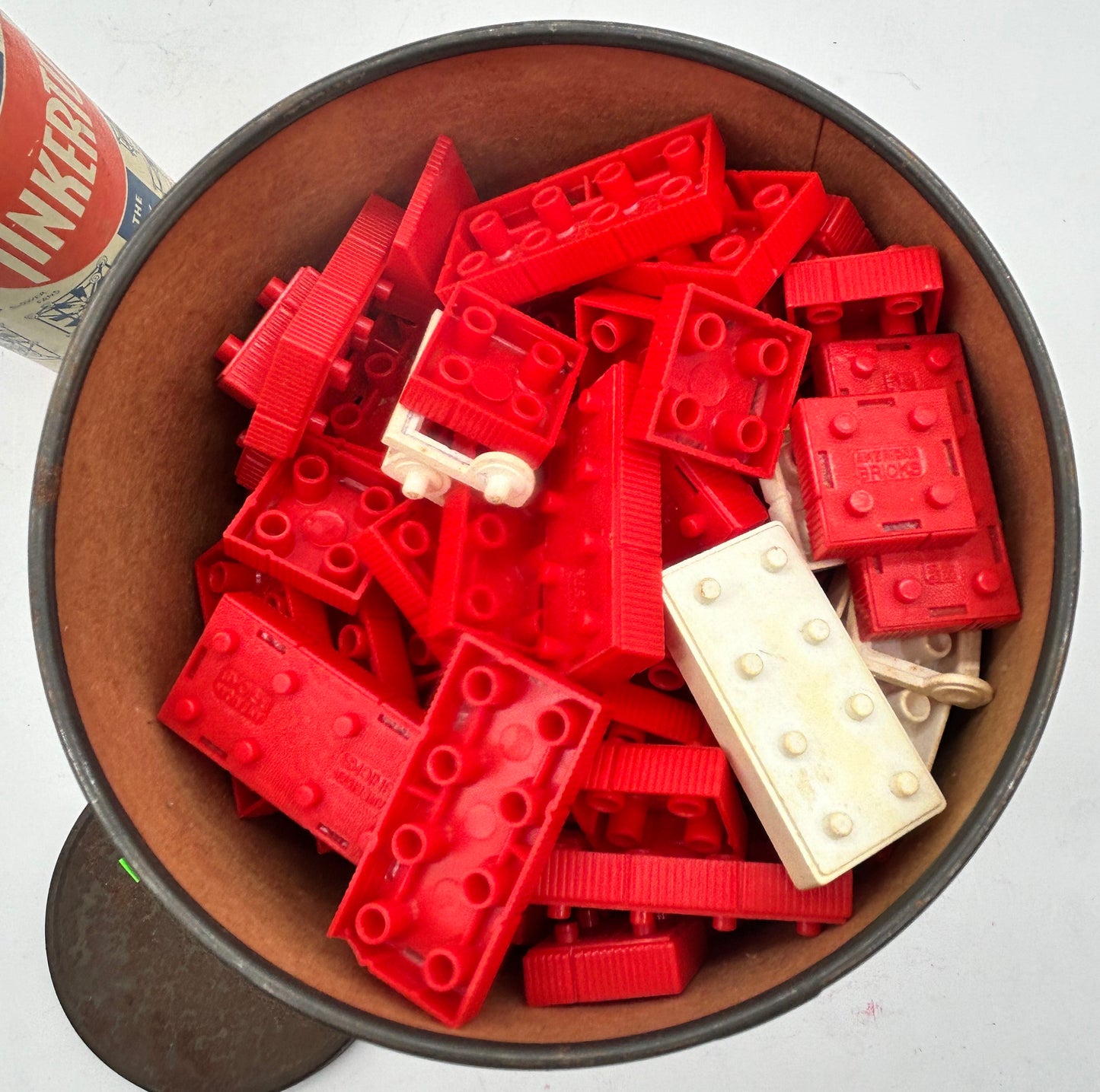 250514-22B Vintage Plastic Building Bricks (Pre-Legos)