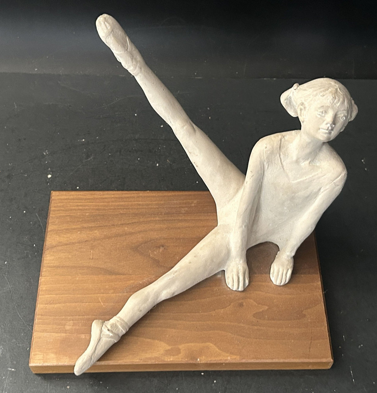 260916-11 Ballerina Sculpture By Austin Productions