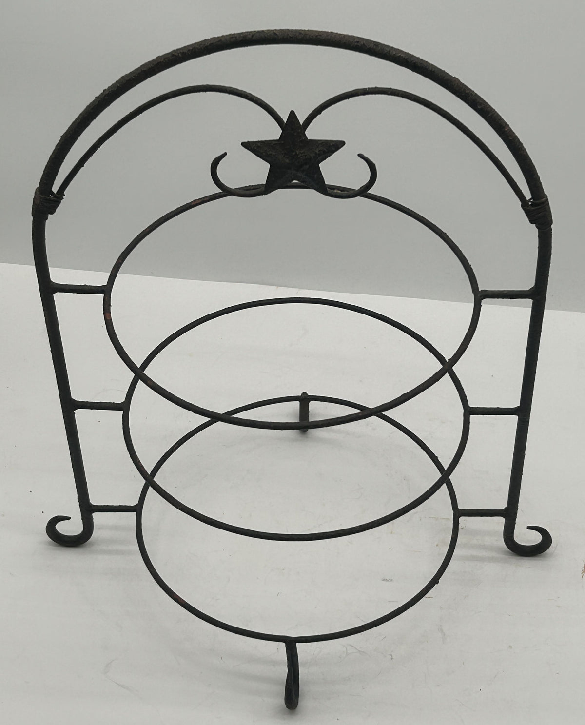 260916-18 Wrought Iron 3-Tier Stand With Star