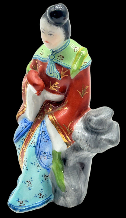 250806-16C Porcelain Figurine Of Chinese Woman