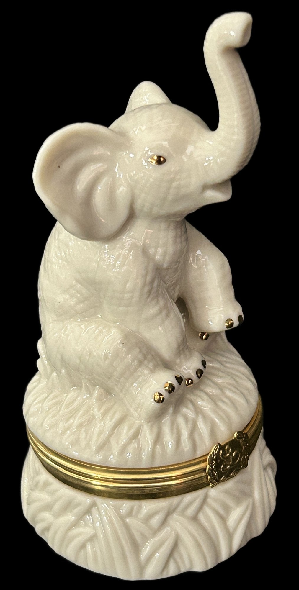250806-19 Lenox Treasures Elephant Trinket Box