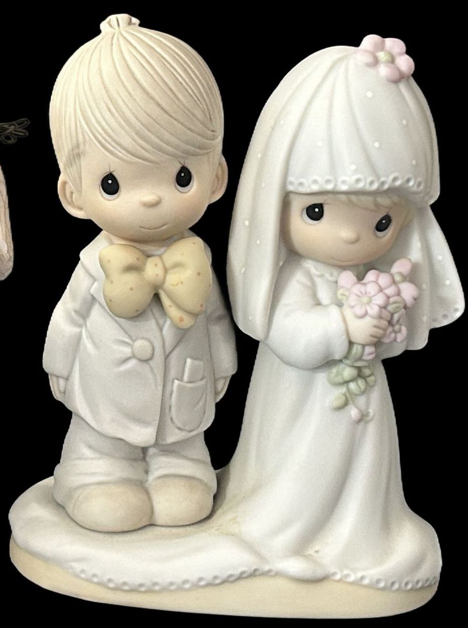 250219-1B Precious Moments Figurine