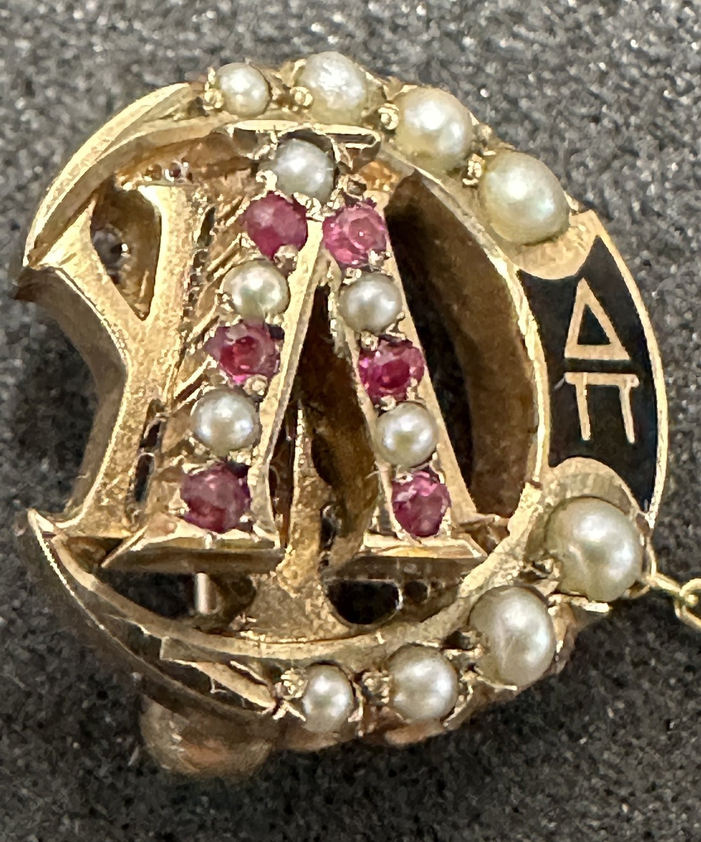 260429-3 10k Lamda Chi Alpha Fraternity Pin With Pearls & Rubies