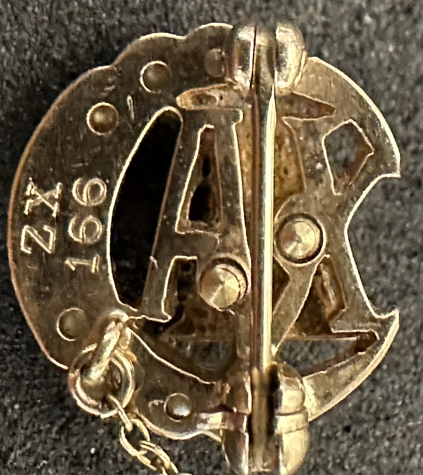 260429-3 10k Lamda Chi Alpha Fraternity Pin With Pearls & Rubies