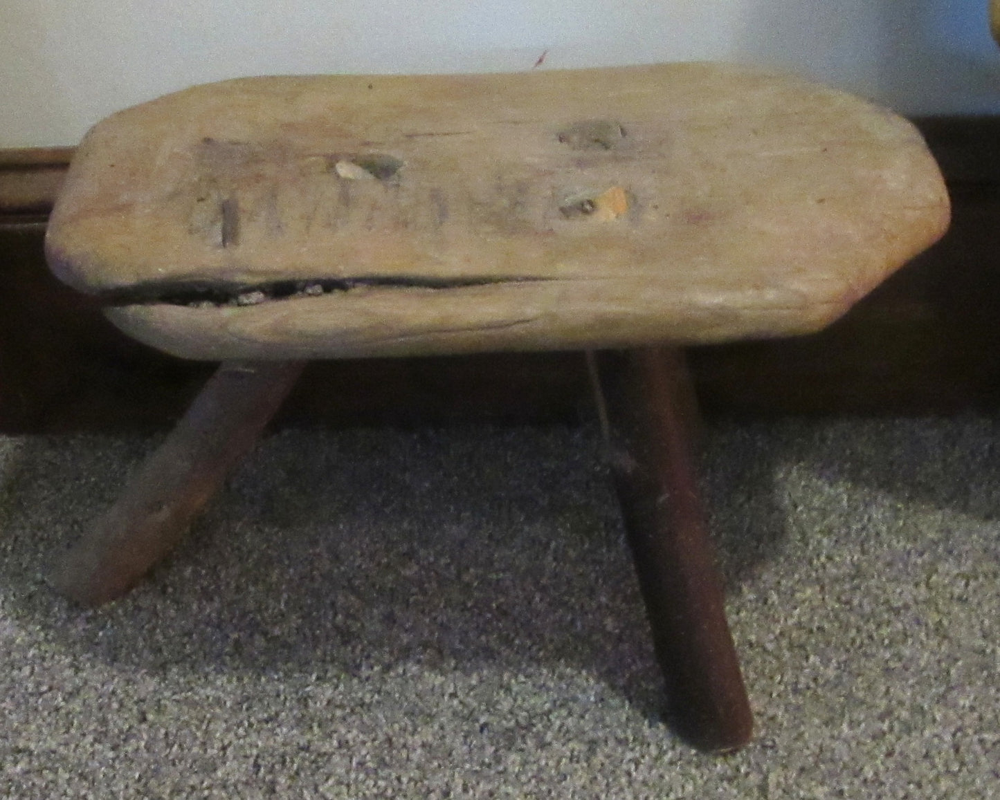 250529-13 Primitive 3-Leggede Milking Stool