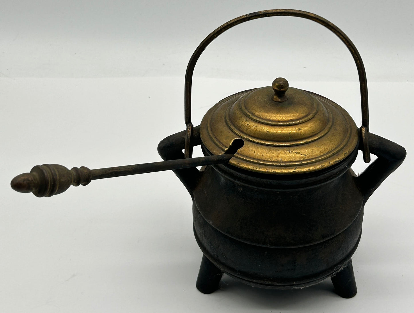 250611-3 Antique Cast Iron Nantucket Fire Starter