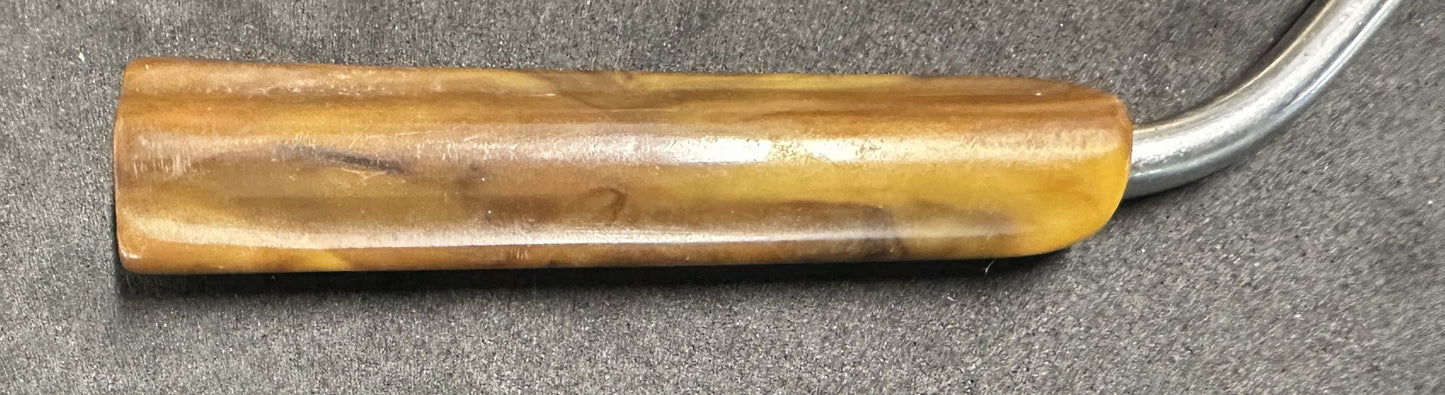 260625-3 Bakelite Handle Cake Breaker