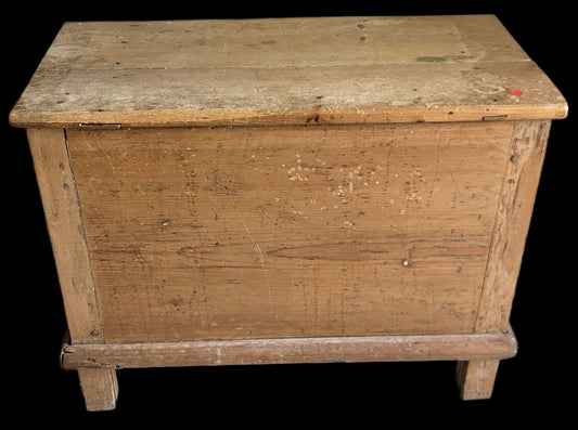 251210-10 Antique Primitive Blanket Chest On Square Leg