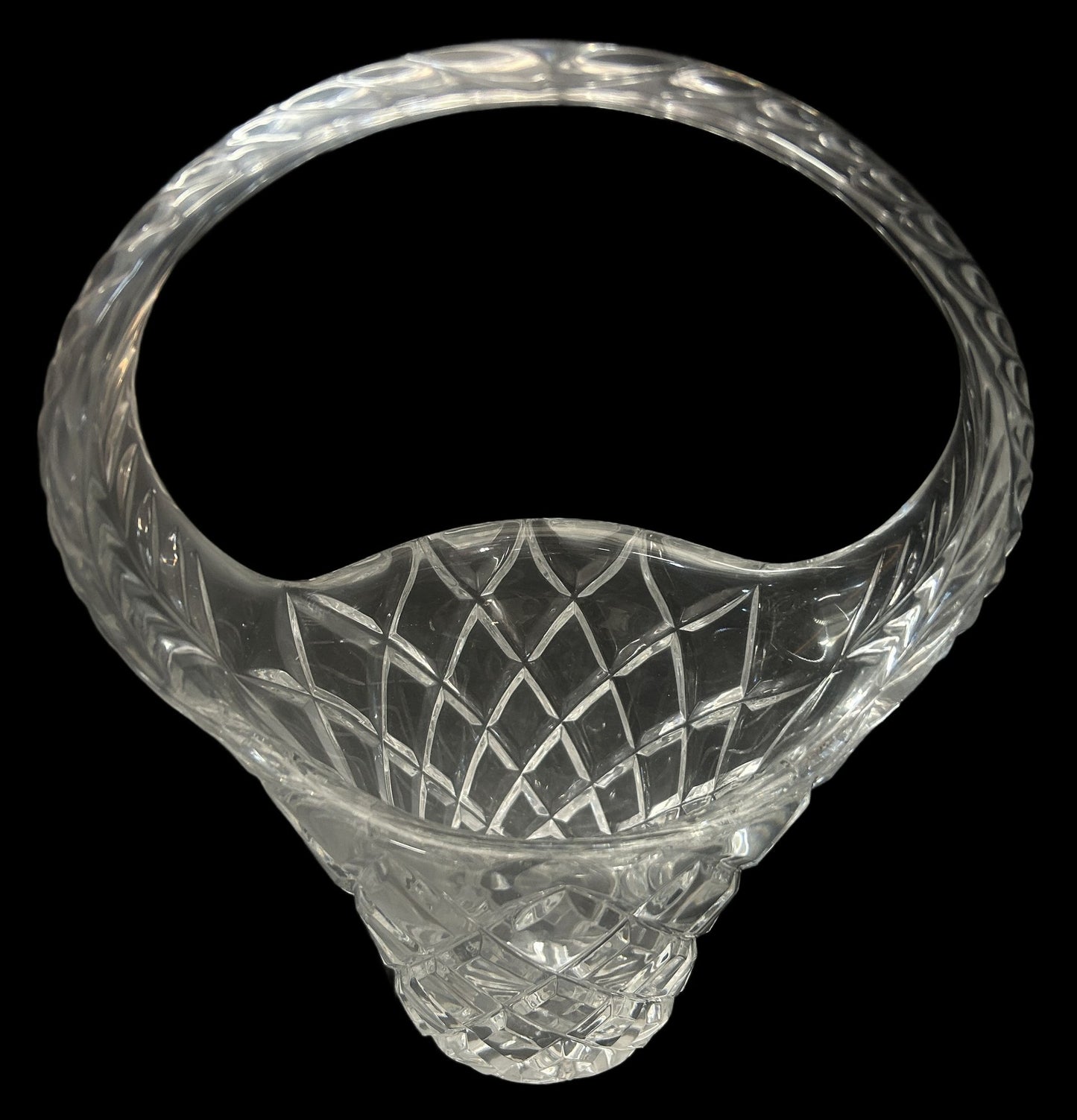 260318-2 Lead Crystal Diamond Cut Floral Basket