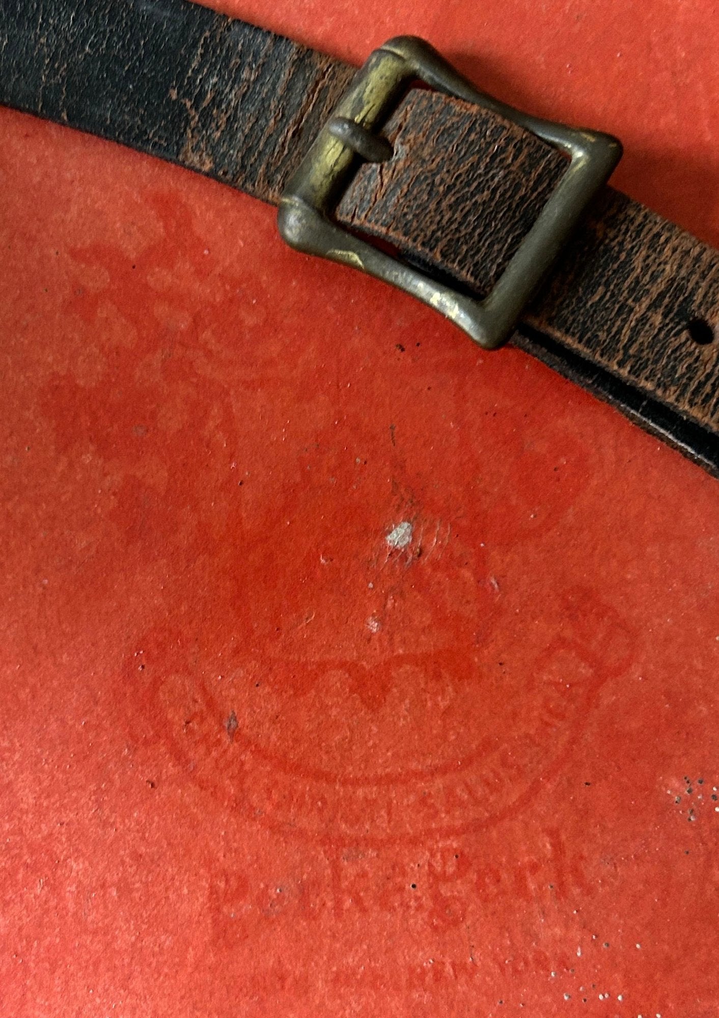 250917-15 Peck & Peck Hat Box 15" Diam.