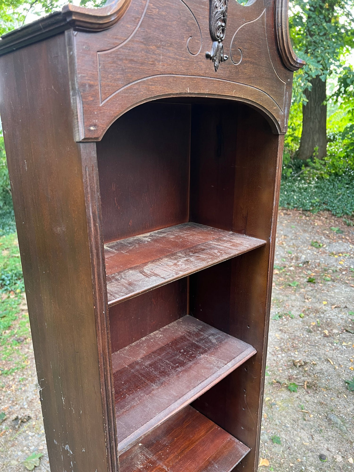 260827-3 Standing Bonnet Top Bookcase