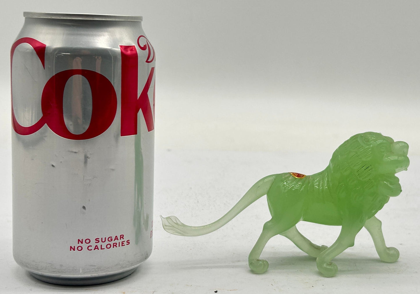 251210-29 Chinese Carved Jade Lion Figurine On Rosewood Stand